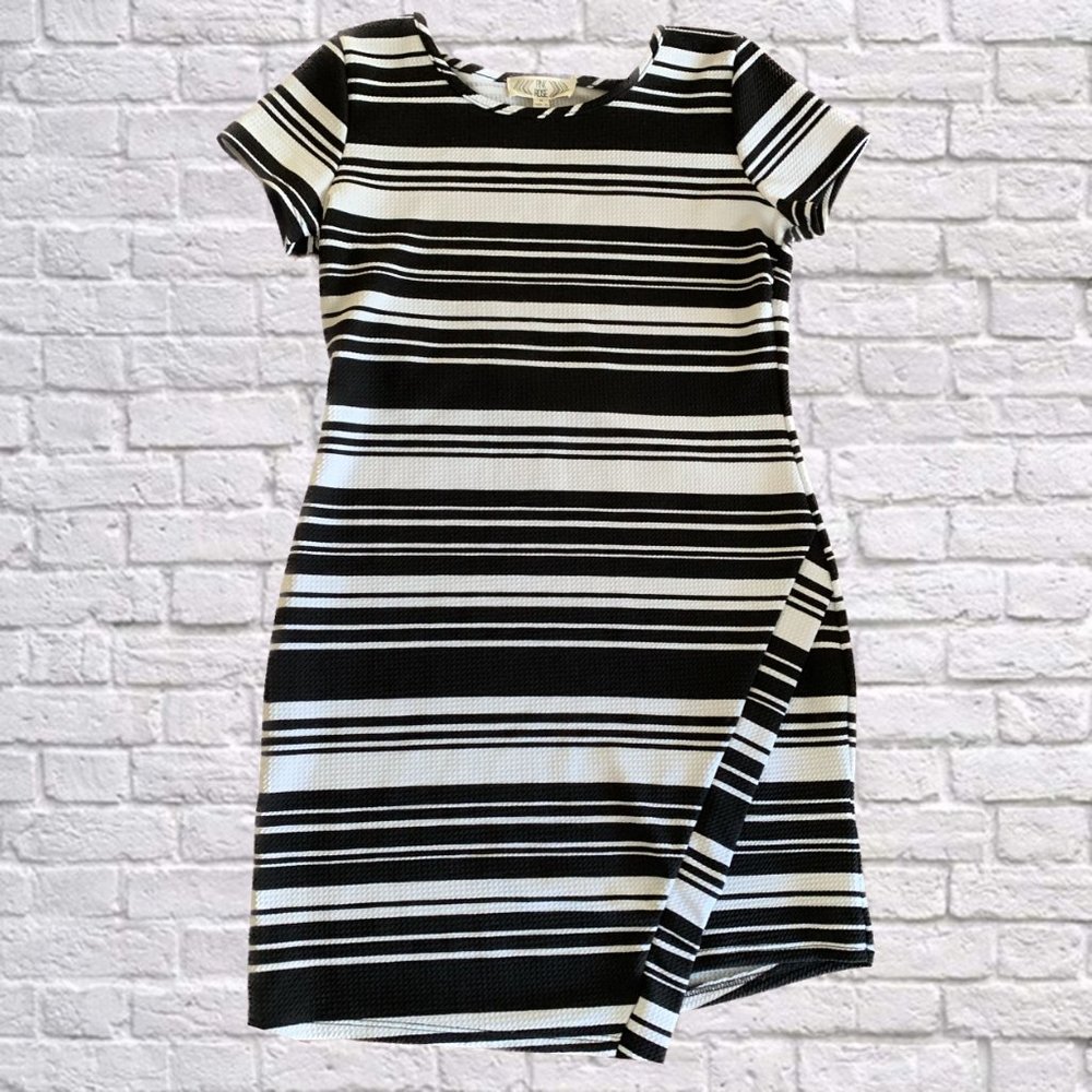 Pink Rose Striped Black + White Dress Juniors Medium